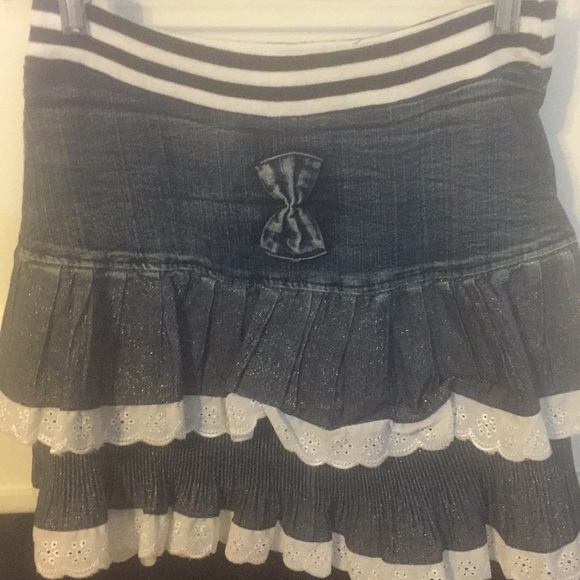 Gorgeous skirt - Picture 3 of 4